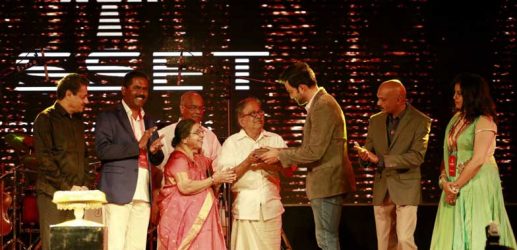 Prtihviraj hands over the keys to to Dr. Radhakrishnan and Mrs. Bhanumathi Radhakrishnan, owners of Asset Homes’ 50th project, Asset Versatile