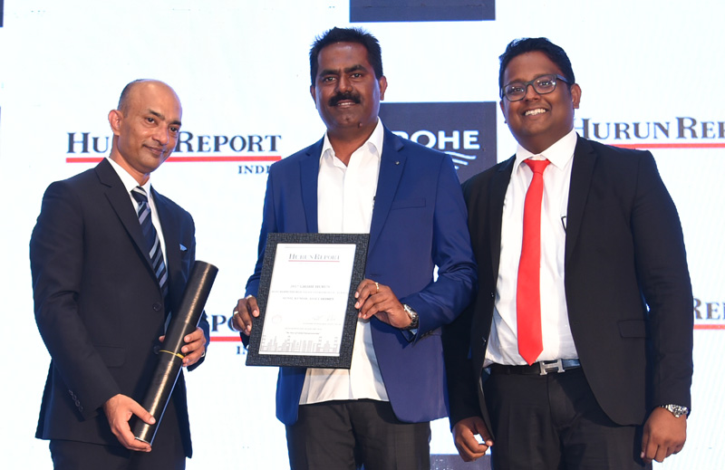 V. Sunil Kumar, Founder and Managing Director of Asset Homes, receives the “Hurun Most Respected Real Estate Entrepreneur” award for 2017