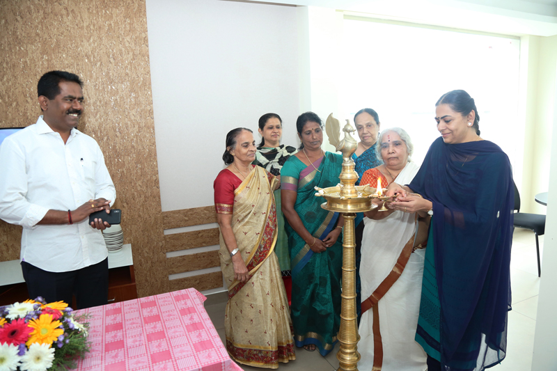 “Lighting the lamp” by Hon’ble Mayor, Mrs. Soumini Jain along with the respected mothers in the Mother’s Day celebration held at Asset Legrande Club house, Kadavanthra, Kochi.