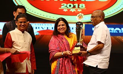 Shri. N Mohanan, Director of Asset Homes receiving Janam Global Excellence Award.